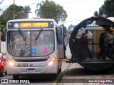 Expresso Azul JL321 na cidade de Curitiba, Paraná, Brasil, por Joel de Araújo Filho. Número da foto: #:id.