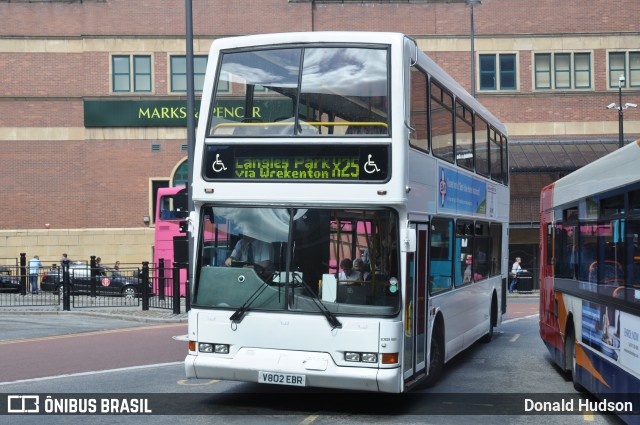 Go North East 3802 na cidade de Newcastle upon Tyne, Tyne and Wear, Inglaterra, por Donald Hudson. ID da foto: 10444020.