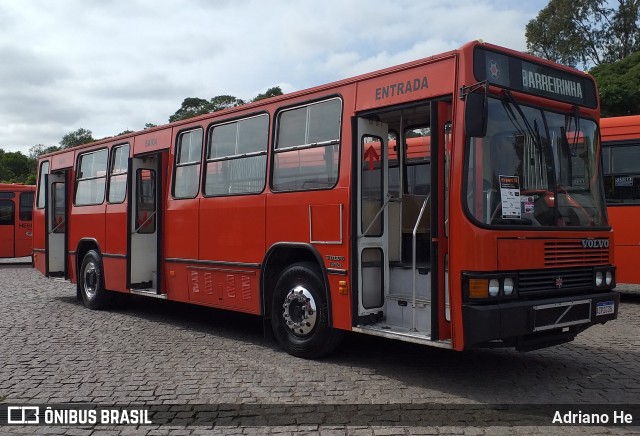 Ônibus Particulares  na cidade de Curitiba, Paraná, Brasil, por Adriano He. Número da foto: #10443633.