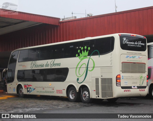 Princesa da Serra Viagens e Turismo 5005 na cidade de Guaratinguetá, São Paulo, Brasil, por Tadeu Vasconcelos. Número da foto: #10443670.