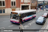 First Leeds 40650 na cidade de Leeds, West Yorkshire, Inglaterra, por Donald Hudson. Número da foto: #10443967.