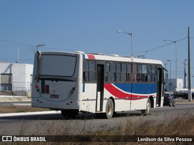 Ônibus Particulares 1132 na cidade de Caruaru, Pernambuco, Brasil, por Lenilson da Silva Pessoa. ID da foto: 10448105.