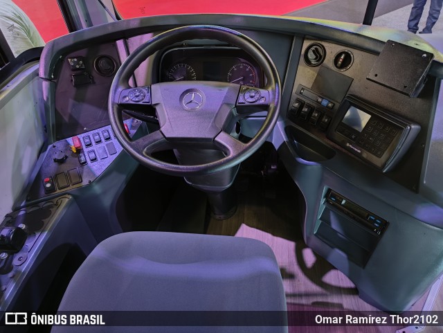 Mercedes-Benz O-500 UA 2938 BLUETEC 6 na cidade de Puebla, Puebla, México, por Omar Ramírez Thor2102. Número da foto: #10454931.