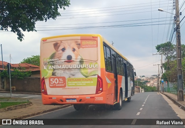 Viasul Transportes Coletivos 2000 na cidade de Itaúna, Minas Gerais, Brasil, por Rafael Viana. Número da foto: #10455768.