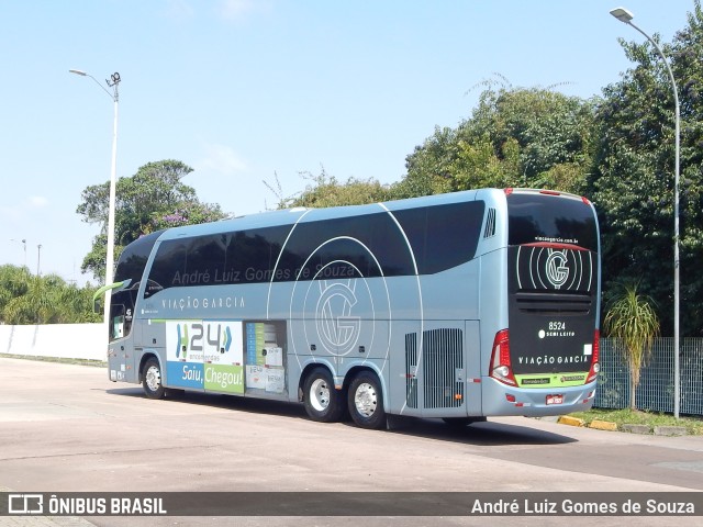 Viação Garcia 8524 na cidade de Curitiba, Paraná, Brasil, por André Luiz Gomes de Souza. ID da foto: 10458217.