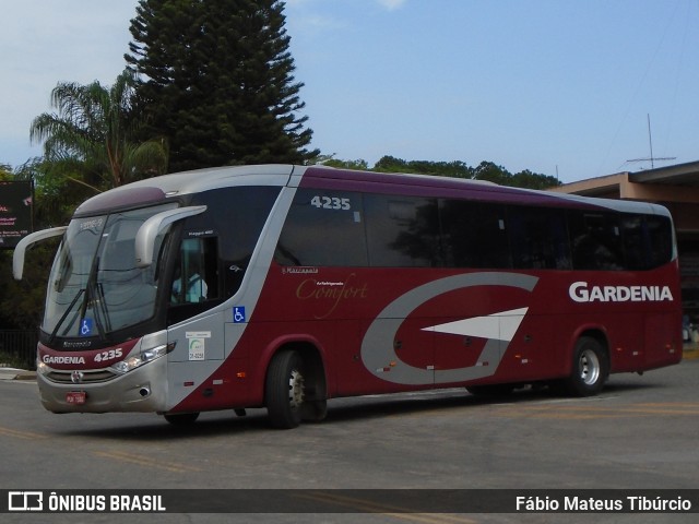 Expresso Gardenia 4235 na cidade de Três Corações, Minas Gerais, Brasil, por Fábio Mateus Tibúrcio. Número da foto: #10459899.