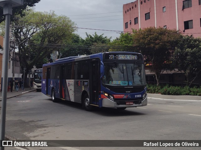 Next Mobilidade - ABC Sistema de Transporte 81.809 na cidade de São Caetano do Sul, São Paulo, Brasil, por Rafael Lopes de Oliveira. ID da foto: 10533084.