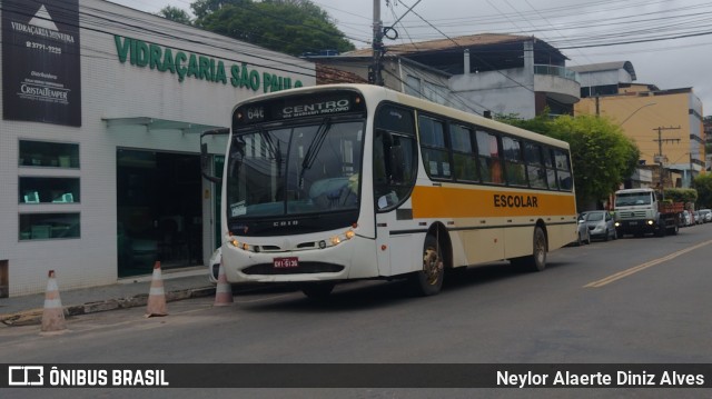 Ônibus Particulares GVI5136 na cidade de Muriaé, Minas Gerais, Brasil, por Neylor Alaerte Diniz Alves. Número da foto: #10558006.