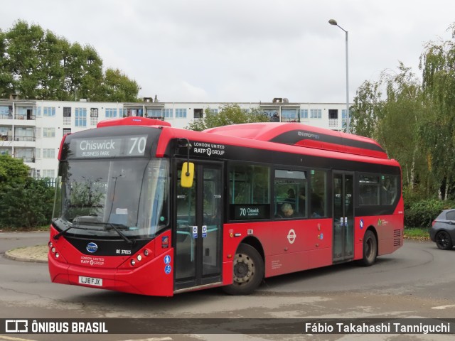 London United BE37015 na cidade de London, Greater London, Inglaterra, por Fábio Takahashi Tanniguchi. ID da foto: 10562577.