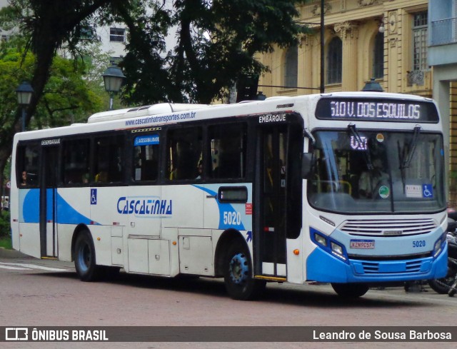 Viação Cascatinha 5020 na cidade de Petrópolis, Rio de Janeiro, Brasil, por Leandro de Sousa Barbosa. ID da foto: 10563036.