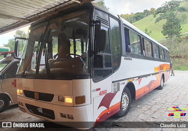 Ônibus Particulares 4060 na cidade de Passa Quatro, Minas Gerais, Brasil, por Claudio Luiz. Número da foto: #10562831.