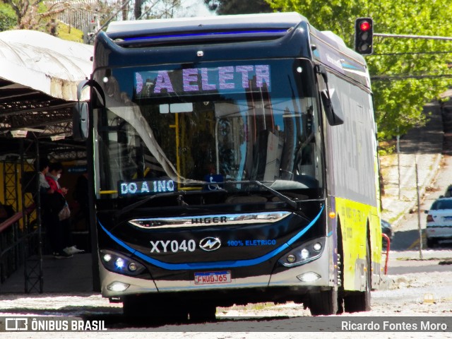 Auto Viação Redentor XY040 na cidade de Curitiba, Paraná, Brasil, por Ricardo Fontes Moro. ID da foto: 10563784.