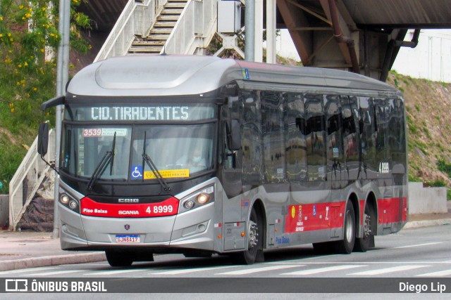 Express Transportes Urbanos Ltda 4 8999 na cidade de São Paulo, São Paulo, Brasil, por Diego Lip. ID da foto: 10564276.