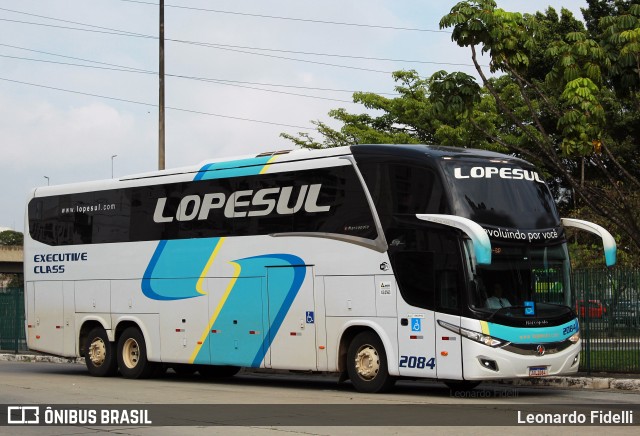 LopeSul Transportes - Lopes e Oliveira Transportes e Turismo - Lopes Sul 2084 na cidade de São Paulo, São Paulo, Brasil, por Leonardo Fidelli. ID da foto: 10566175.