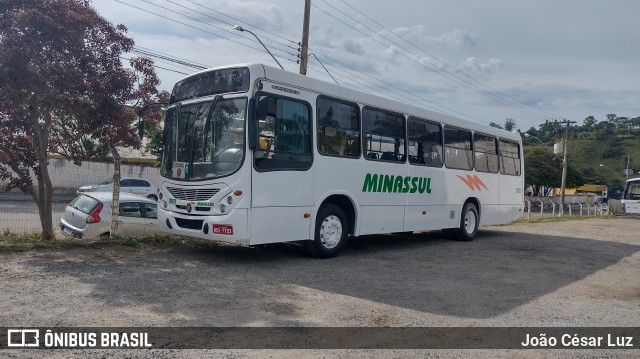 MinasSul - Minastur - Viação Minas Tour 080 na cidade de Oliveira, Minas Gerais, Brasil, por João César Luz. ID da foto: 10569800.