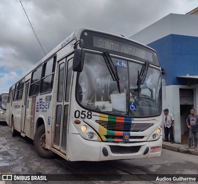 Empresa Metropolitana 058 na cidade de Jaboatão dos Guararapes, Pernambuco, Brasil, por Áudios Guilherme. Número da foto: #10573234.