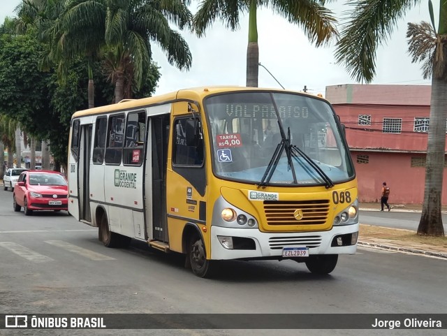 Grande Ocidental 008 na cidade de Luziânia, Goiás, Brasil, por Jorge Oliveira. Número da foto: #10574206.