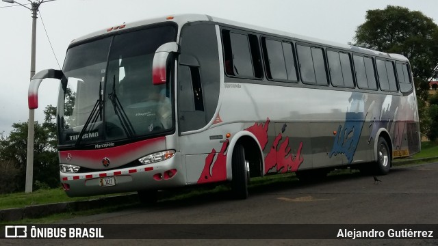 Autobuses sin identificación - Costa Rica  na cidade de San José, San José, Costa Rica, por Alejandro Gutiérrez. ID da foto: 10574085.