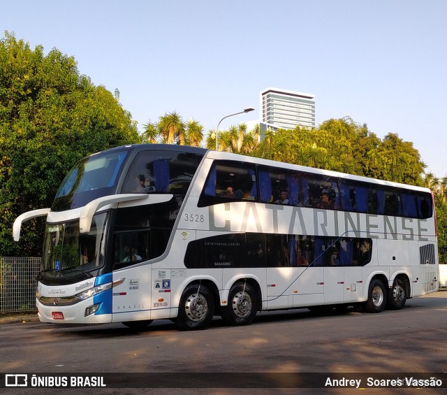 Auto Viação Catarinense 3528 na cidade de Curitiba, Paraná, Brasil, por Andrey  Soares Vassão. Número da foto: #10575292.