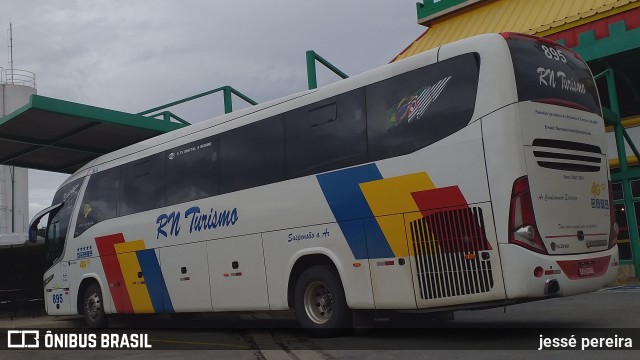 RN Turismo Taquaritinga 895 na cidade de Santana de Parnaíba, São Paulo, Brasil, por jessé pereira. ID da foto: 10573388.