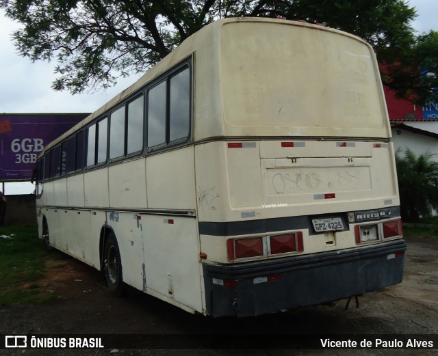 Ônibus Particulares 2002 na cidade de Betim, Minas Gerais, Brasil, por Vicente de Paulo Alves. ID da foto: 10577536.