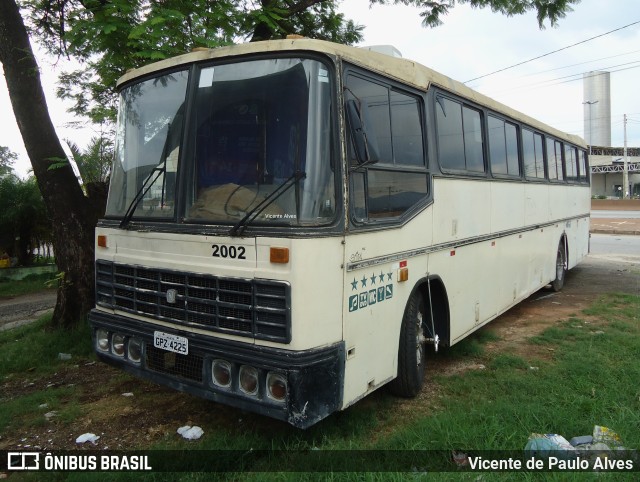 Ônibus Particulares 2002 na cidade de Betim, Minas Gerais, Brasil, por Vicente de Paulo Alves. Número da foto: #10577535.
