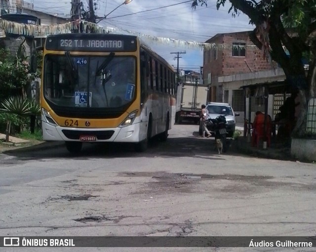 Empresa Metropolitana 624 na cidade de Jaboatão dos Guararapes, Pernambuco, Brasil, por Áudios Guilherme. ID da foto: 10579084.