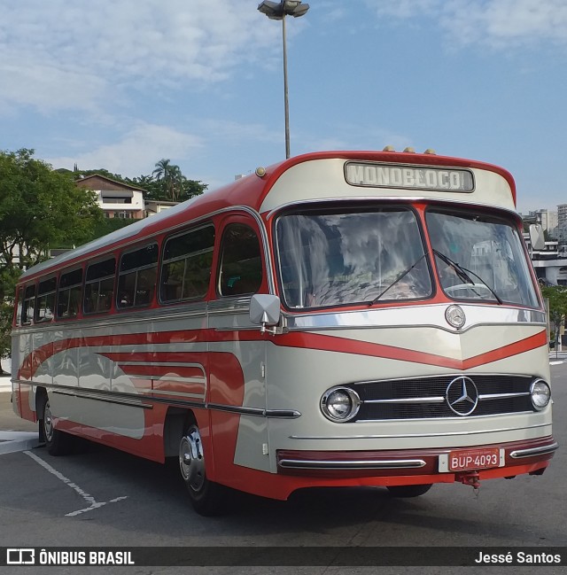Mercedes-Benz MONOBLOCO O-321 na cidade de São Paulo, São Paulo, Brasil, por Jessé Santos. Número da foto: #10582153.