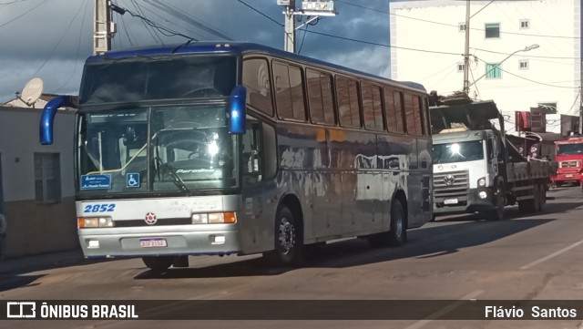 Ônibus Particulares 2852 na cidade de Barra da Estiva, Bahia, Brasil, por Flávio  Santos. Número da foto: #10583370.
