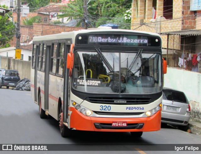 Empresa Pedrosa 320 na cidade de Recife, Pernambuco, Brasil, por Igor Felipe. Número da foto: #10586584.