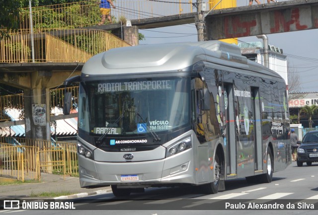 Radial Suzano Teste - Ônibus Elétrico na cidade de Suzano, São Paulo, Brasil, por Paulo Alexandre da Silva. ID da foto: 10585863.