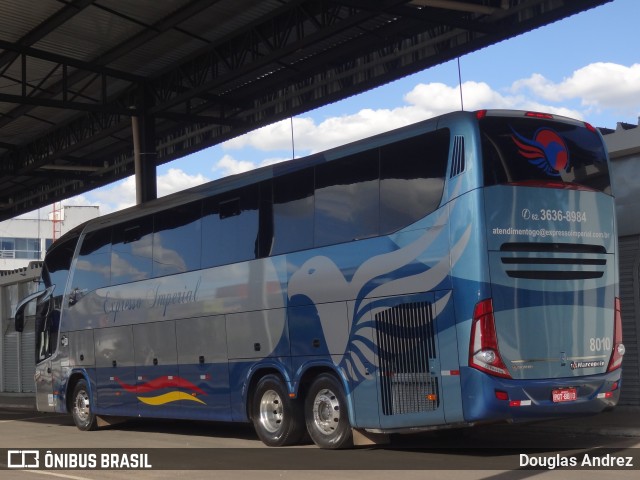 Expresso Imperial 8010 na cidade de Trindade, Goiás, Brasil, por Douglas Andrez. Número da foto: #10584788.