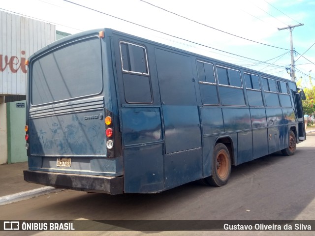 Ônibus Particulares KCD7333 na cidade de Tocantínia, Tocantins, Brasil, por Gustavo Oliveira da Silva. Número da foto: #10535327.