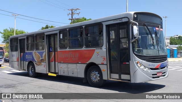 BBTT - Benfica Barueri Transporte e Turismo 5615 na cidade de Barueri, São Paulo, Brasil, por Roberto Teixeira. ID da foto: 10588386.