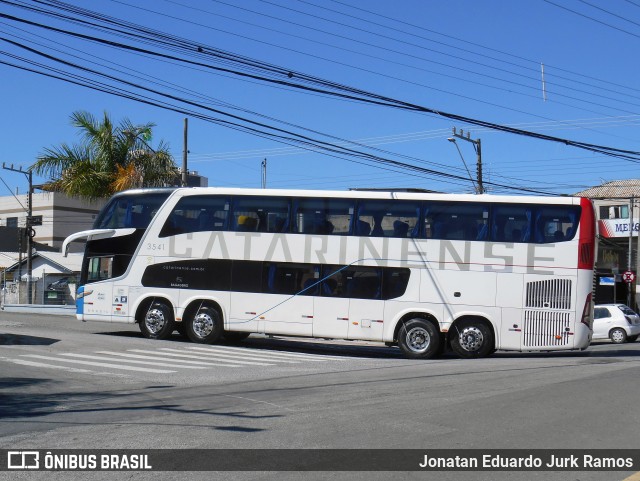 Auto Viação Catarinense 3541 na cidade de Balneário Camboriú, Santa Catarina, Brasil, por Jonatan Eduardo Jurk Ramos. ID da foto: 10591033.