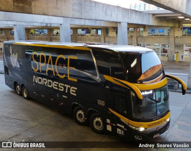 Expresso Nordeste 5600 na cidade de Curitiba, Paraná, Brasil, por Andrey  Soares Vassão. Número da foto: #10591438.