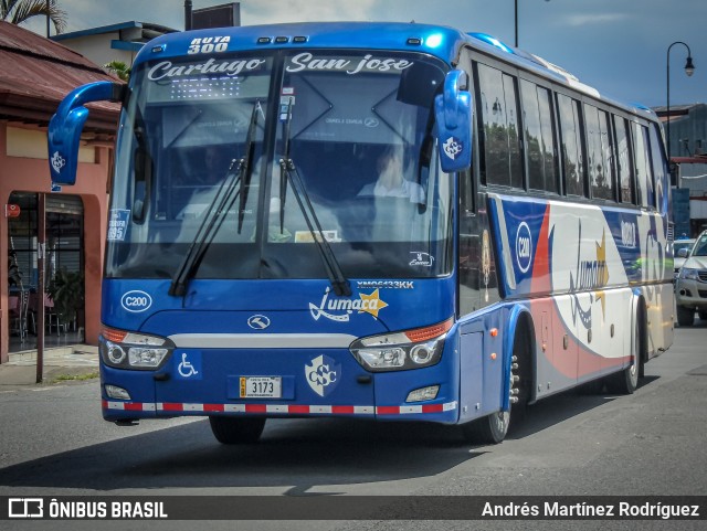 Lumaca C-200 na cidade de San José, San José, Costa Rica, por Andrés Martínez Rodríguez. ID da foto: 10589871.