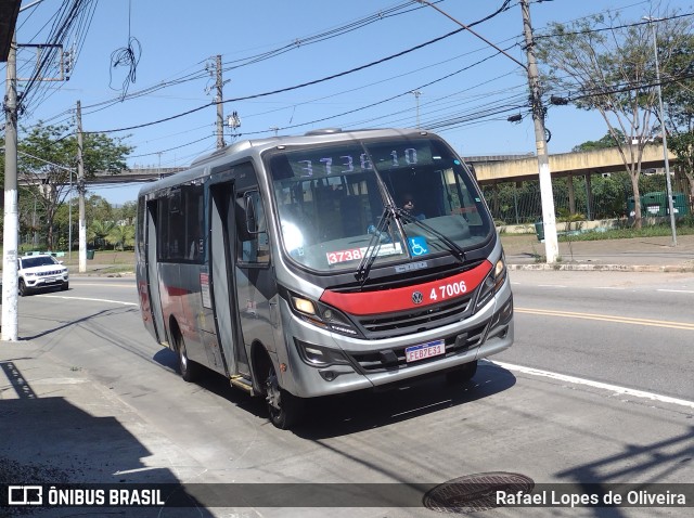 Pêssego Transportes 4 7006 na cidade de São Paulo, São Paulo, Brasil, por Rafael Lopes de Oliveira. ID da foto: 10594469.