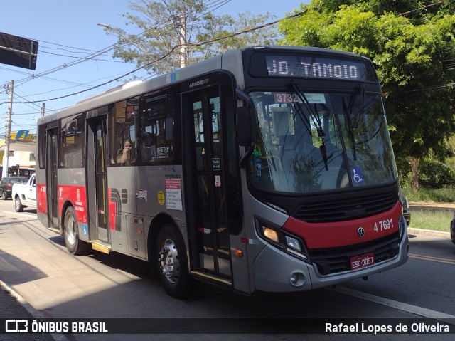Pêssego Transportes 4 7691 na cidade de São Paulo, São Paulo, Brasil, por Rafael Lopes de Oliveira. Número da foto: #10597218.