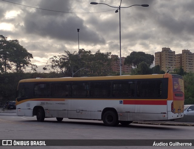Empresa Metropolitana 266 na cidade de Recife, Pernambuco, Brasil, por Áudios Guilherme. Número da foto: #10597568.