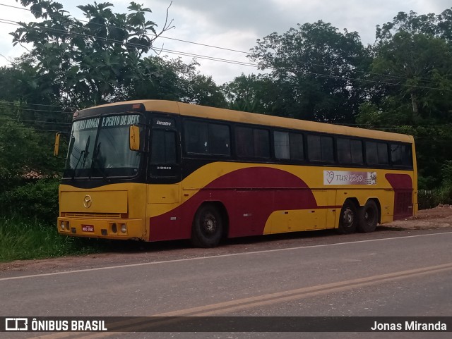 Ônibus Particulares  na cidade de Benevides, Pará, Brasil, por Jonas Miranda. ID da foto: 10598883.