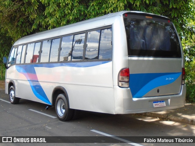 Ônibus Particulares 1D22 na cidade de Três Corações, Minas Gerais, Brasil, por Fábio Mateus Tibúrcio. Número da foto: #10596919.