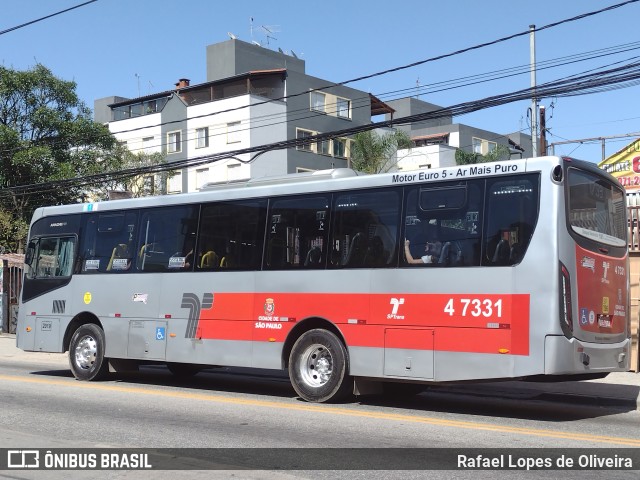 Pêssego Transportes 4 7331 na cidade de São Paulo, São Paulo, Brasil, por Rafael Lopes de Oliveira. Número da foto: #10599216.