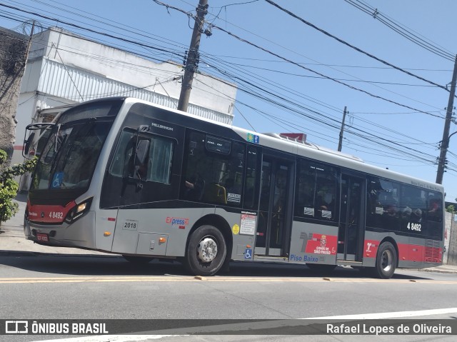 Express Transportes Urbanos Ltda 4 8492 na cidade de São Paulo, São Paulo, Brasil, por Rafael Lopes de Oliveira. ID da foto: 10601320.