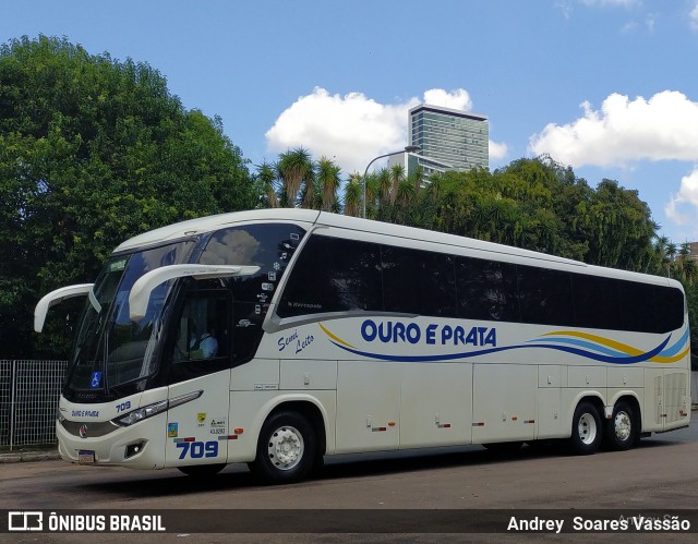 Viação Ouro e Prata 709 na cidade de Curitiba, Paraná, Brasil, por Andrey  Soares Vassão. Número da foto: #10603193.