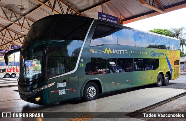 Viação Motta 19010 na cidade de Uberaba, Minas Gerais, Brasil, por Tadeu Vasconcelos. ID da foto: 10602903.