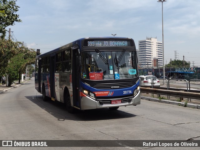 Auto Viação Urubupungá 20.774 na cidade de São Paulo, São Paulo, Brasil, por Rafael Lopes de Oliveira. ID da foto: 10602905.