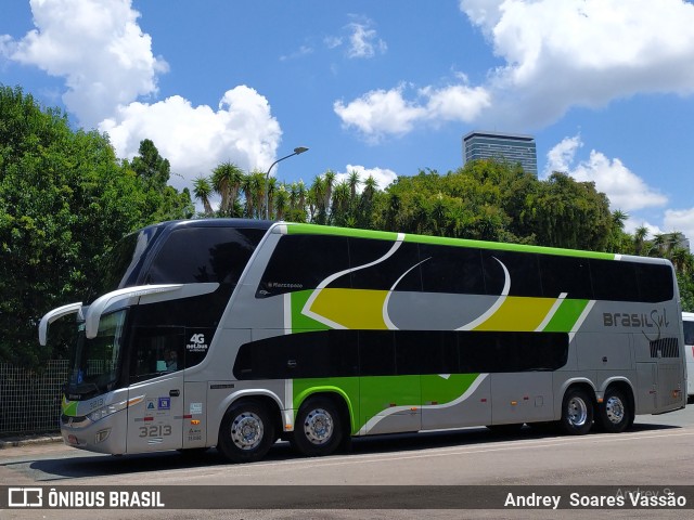 Brasil Sul Linhas Rodoviárias 3213 na cidade de Curitiba, Paraná, Brasil, por Andrey  Soares Vassão. ID da foto: 10603220.