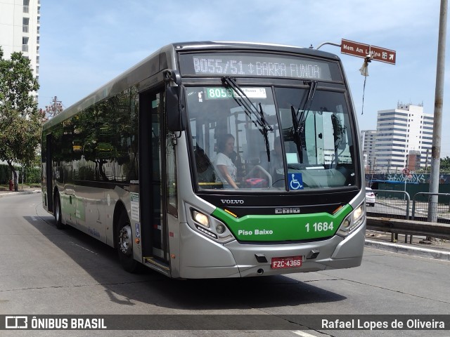 Viação Santa Brígida 1 1684 na cidade de São Paulo, São Paulo, Brasil, por Rafael Lopes de Oliveira. Número da foto: #10602894.