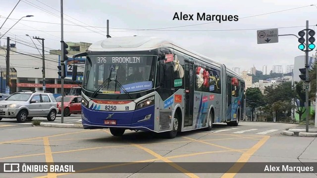 Metra - Sistema Metropolitano de Transporte 8250 na cidade de São Paulo, São Paulo, Brasil, por Alex Marques. Número da foto: #10602642.